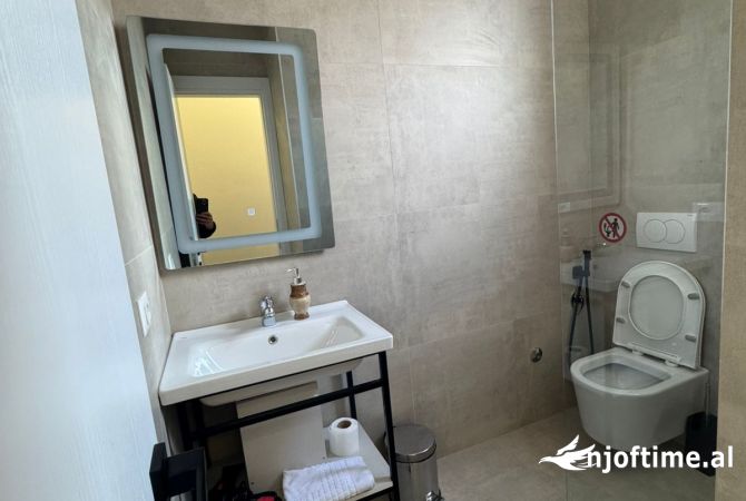 Shtepi me qera Apartament ne Tirane, Garsoniere, Mobilimi E mobiluar, Pagesa 35,000  Leke.