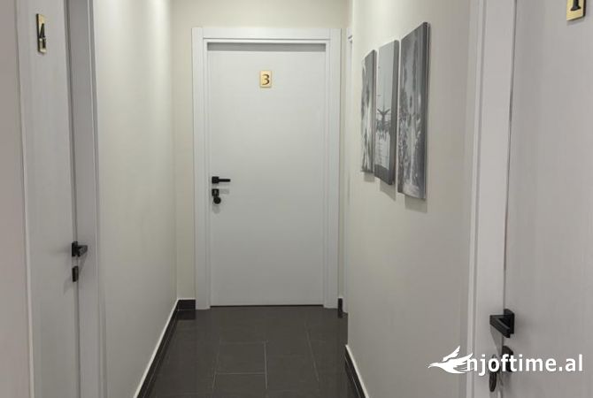 Shtepi me qera Apartament ne Tirane, Garsoniere, Mobilimi E mobiluar, Pagesa 35,000  Leke.