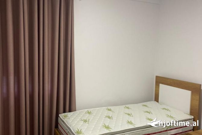 Shtepi me qera Apartament ne Tirane, 2+1, Mobilimi E mobiluar, Pagesa 650  Euro.