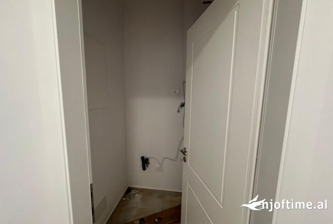 Qera ambient per Zyre📍Rruga e Kosovareve Cmimi:1500 Euro