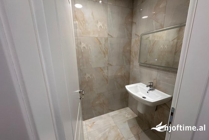 Qera ambient per Zyre📍Rruga e Kosovareve Cmimi:1500 Euro