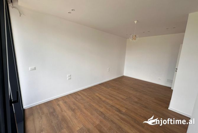 Qera ambient per Zyre📍Rruga e Kosovareve Cmimi:1500 Euro