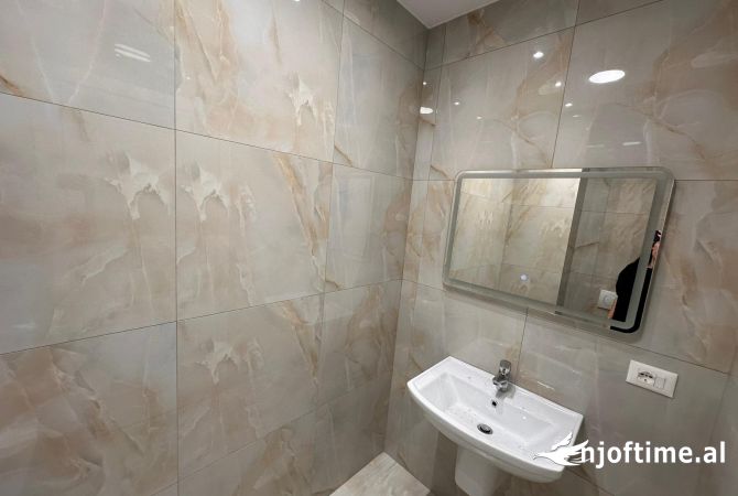 Qera ambient per Zyre📍Rruga e Kosovareve Cmimi:1500 Euro