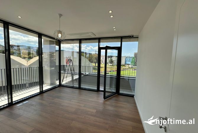 Ambient biznesi me qera 3+1 ne Tirane - 1,500 Euro