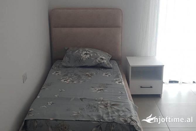 Shtepi me qera Apartament ne Tirane, 2+1, Mobilimi E mobiluar, Pagesa 650  Euro.