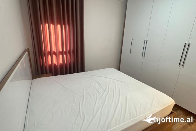 Shtepi me qera Apartament ne Tirane, 2+1, Mobilimi E mobiluar, Pagesa 650  Euro.