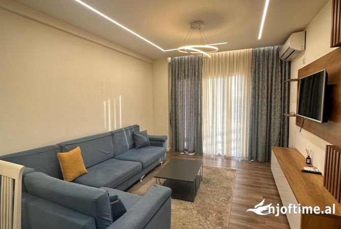 Shtepi me qera Apartament ne Tirane, 2+1, Mobilimi E mobiluar, Pagesa 650  Euro.