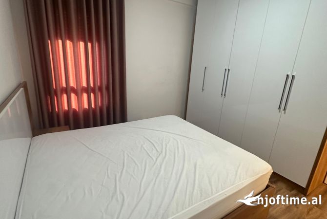Shtepi me qera Apartament ne Tirane, 2+1, Mobilimi E mobiluar, Pagesa 650  Euro.