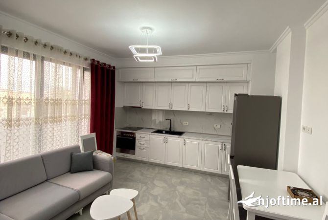 Shtepi me qera Apartament ne Tirane, 1+1, Mobilimi E mobiluar, Pagesa 700  Euro.