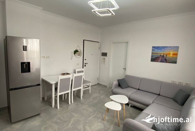 Shtepi me qera Apartament ne Tirane, 1+1, Mobilimi E mobiluar, Pagesa 700  Euro.