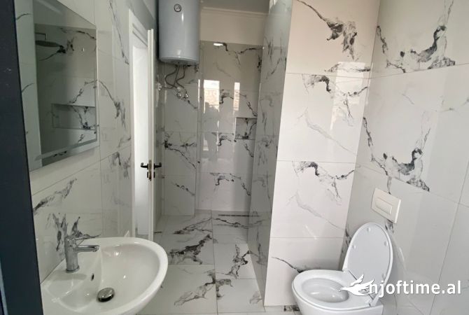 Shtepi me qera Apartament ne Tirane, 1+1, Mobilimi E mobiluar, Pagesa 700  Euro.