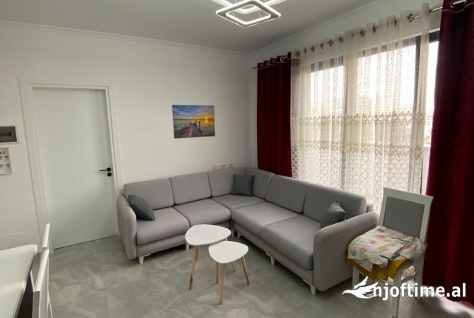 Shtepi me qera Apartament ne Tirane, 1+1, Mobilimi E mobiluar, Pagesa 700  Euro.