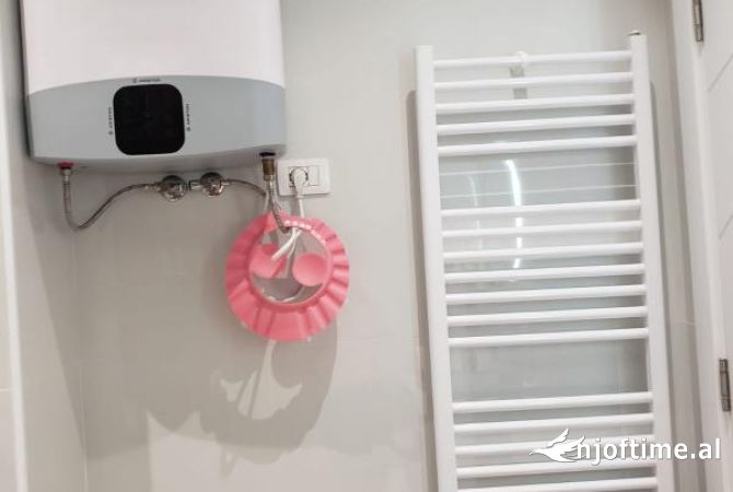 Shtepi ne shitje Apartament ne Tirane, 2+1, Mobilimi E mobiluar, Pagesa 265,000  Euro.