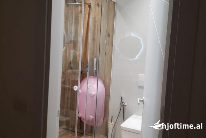 Shtepi ne shitje Apartament ne Tirane, 2+1, Mobilimi E mobiluar, Pagesa 265,000  Euro.