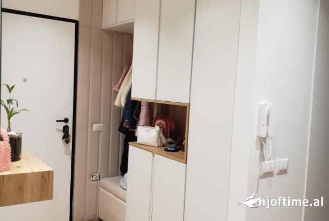 Shtepi ne shitje Apartament ne Tirane, 2+1, Mobilimi E mobiluar, Pagesa 265,000  Euro.