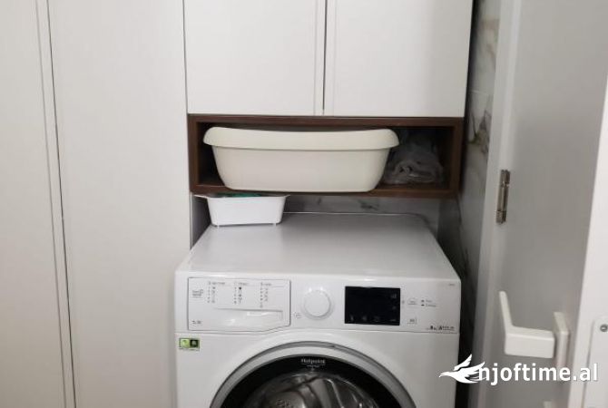 Shtepi ne shitje Apartament ne Tirane, 2+1, Mobilimi E mobiluar, Pagesa 265,000  Euro.