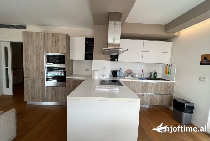 Shtepi ne shitje Apartament ne Tirane, 3+1, Mobilimi E mobiluar, Pagesa 340,000  Euro.
