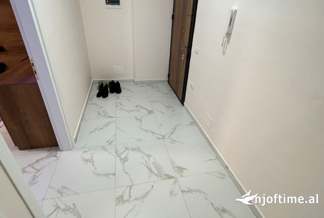 Shtepi me qera Apartament ne Tirane, 2+1, Mobilimi E mobiluar, Pagesa 450  Euro.