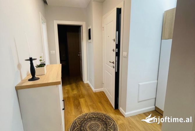 Shtepi me qera Apartament ne Tirane, 1+1, Mobilimi E mobiluar, Pagesa 700  Euro.