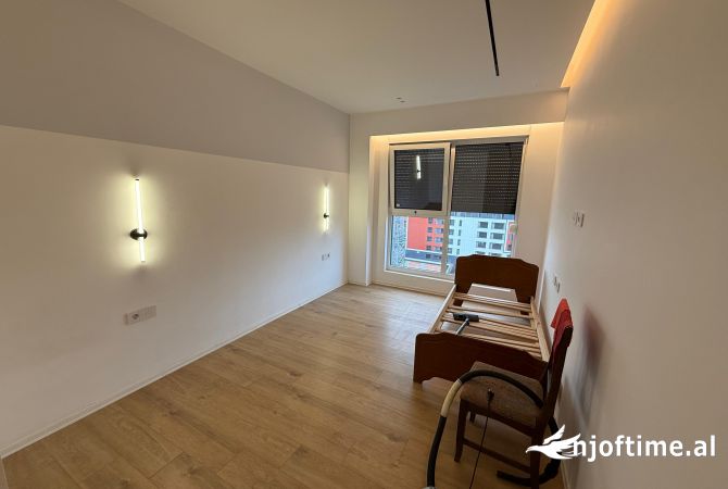 Shtepi me qera Apartament ne Tirane, 2+1, Mobilimi Pjeserisht e mobiluar, Pagesa 500  Euro.