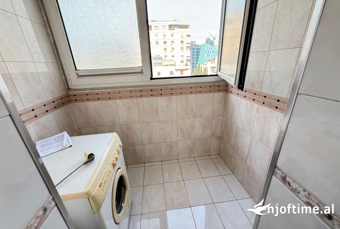 Shtepi me qera Apartament ne Tirane, 2+1, Mobilimi E mobiluar, Pagesa 1,300  Euro.