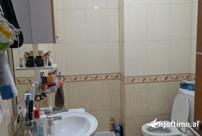 Shtepi me qera 1+1 ne Tirane - 50,000 Leke