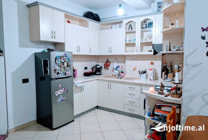 Shtepi me qera Apartament ne Tirane, 1+1, Mobilimi E mobiluar, Pagesa 50,000  Leke.