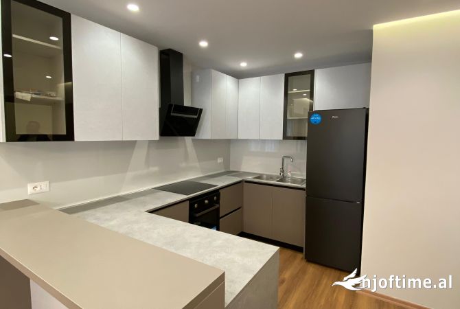 Shtepi me qera Apartament ne Tirane, 2+1, Mobilimi E mobiluar, Pagesa 750  Euro.