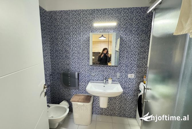 Shtepi me qera Apartament ne Tirane, 1+1, Mobilimi E mobiluar, Pagesa 50,000  Leke.