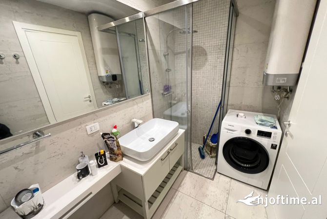 Shtepi me qera 2+1 ne Tirane - 1,250 Euro