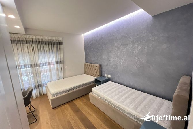Shtepi me qera Apartament ne Tirane, 2+1, Mobilimi E mobiluar, Pagesa 1,250  Euro.