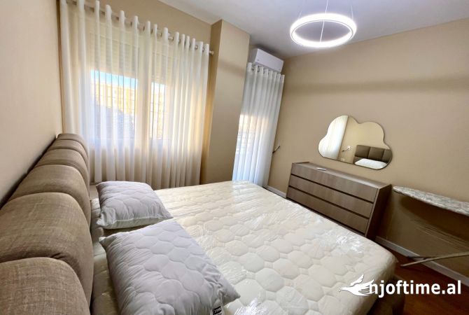 Shtepi me qera Apartament ne Tirane, 1+1, Mobilimi E mobiluar, Pagesa 750  Euro.