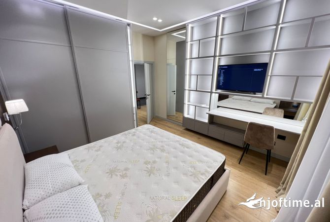 Shtepi me qera Apartament ne Tirane, 1+1, Mobilimi E mobiluar, Pagesa 1,000  Euro.
