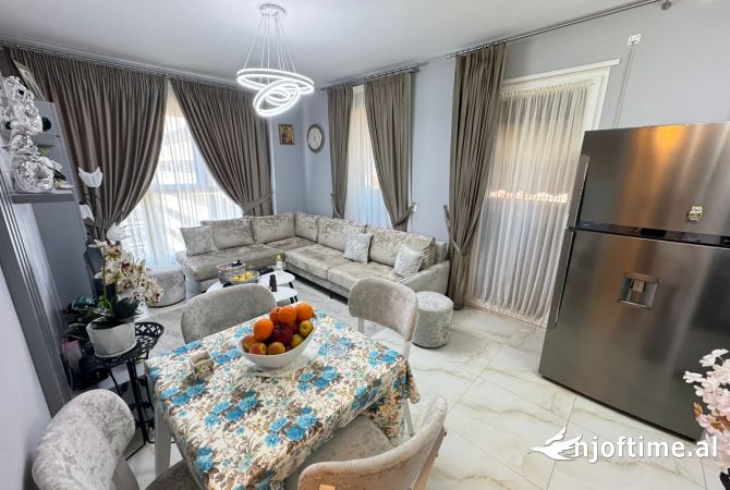 Shtepi ne shitje Apartament ne Tirane, 1+1, Mobilimi E mobiluar, Pagesa 150,000  Euro.