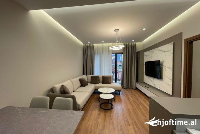 Shtepi me qera Apartament ne Tirane, 2+1, Mobilimi E mobiluar, Pagesa 830  Euro.
