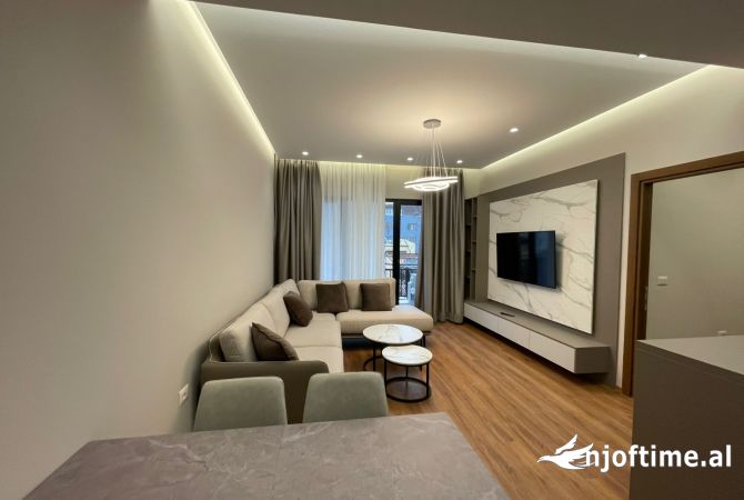Shtepi me qera Apartament ne Tirane, 2+1, Mobilimi E mobiluar, Pagesa 830  Euro.