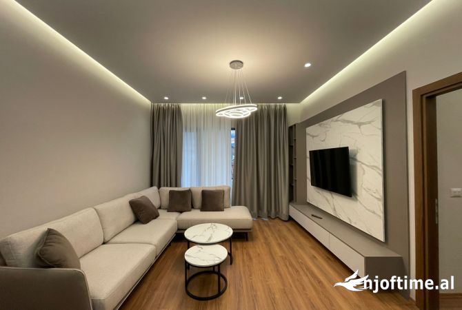 Shtepi me qera Apartament ne Tirane, 2+1, Mobilimi E mobiluar, Pagesa 830  Euro.