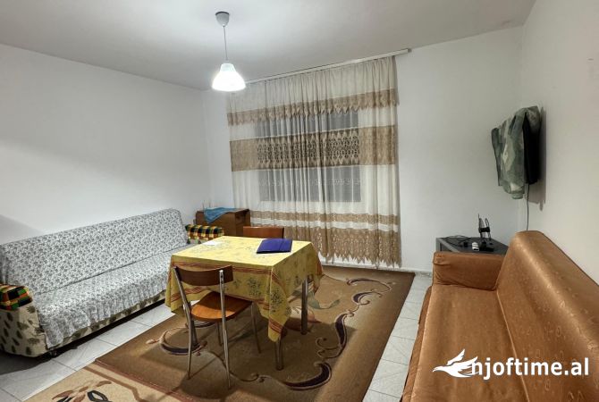 Shtepi me qera Apartament ne Tirane, 2+1, Mobilimi E mobiluar, Pagesa 450  Euro.