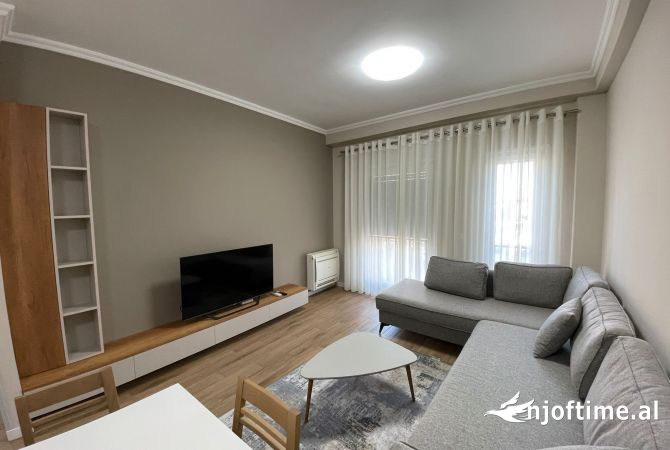 Shtepi me qera Apartament ne Tirane, 1+1, Mobilimi E mobiluar, Pagesa 600  Euro.