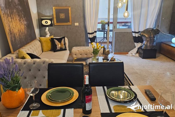 Shtepi me qera Apartament ne Tirane, 2+1, Mobilimi E mobiluar, Pagesa 800  Euro.