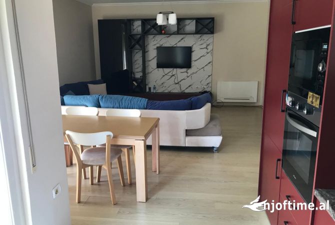 Shtepi me qera Apartament ne Tirane, 2+1, Mobilimi E mobiluar, Pagesa 700  Euro.