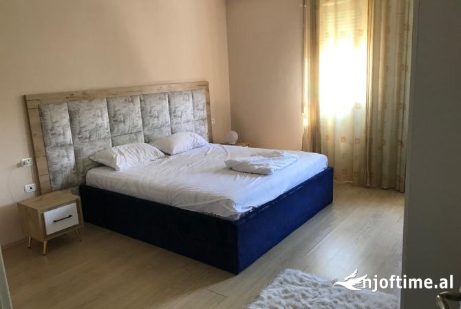 Shtepi me qera Apartament ne Tirane, 2+1, Mobilimi E mobiluar, Pagesa 700  Euro.