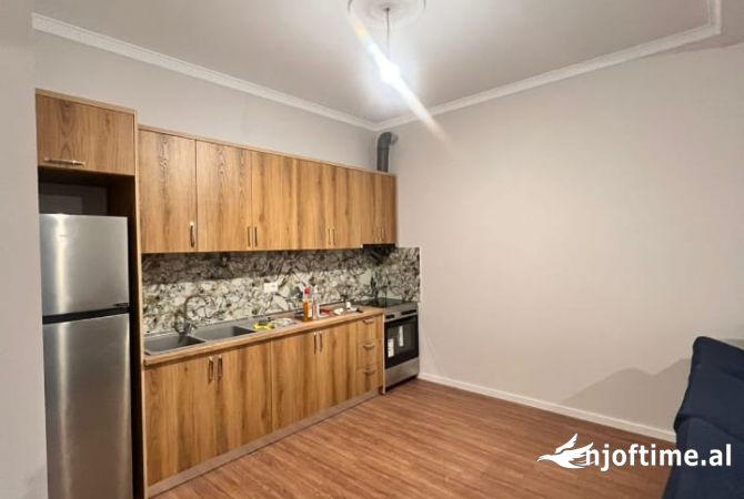Shtepi me qera 1+1 ne Tirane - 50,000 Leke