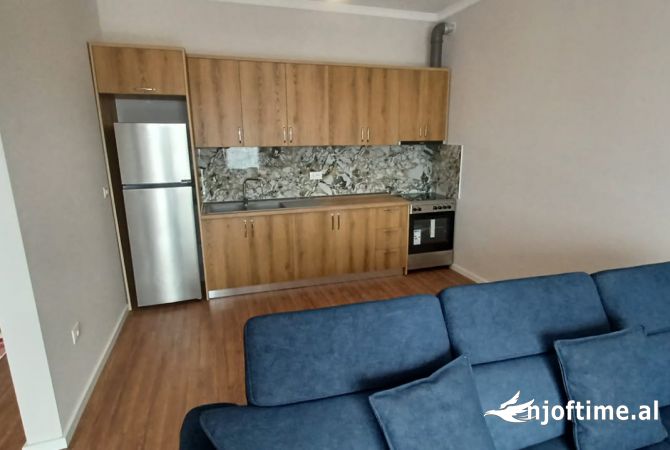 Shtepi me qera Apartament ne Tirane, 1+1, Mobilimi E mobiluar, Pagesa 50,000  Leke.