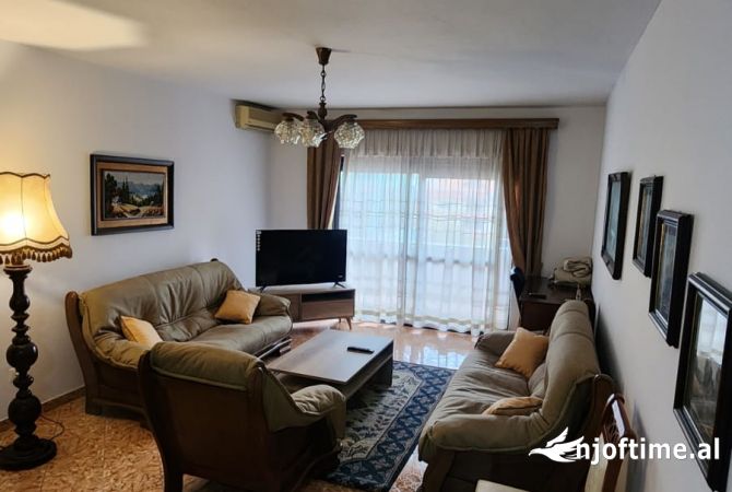 Shtepi me qera Apartament ne Tirane, 2+1, Mobilimi E mobiluar, Pagesa 500  Euro.
