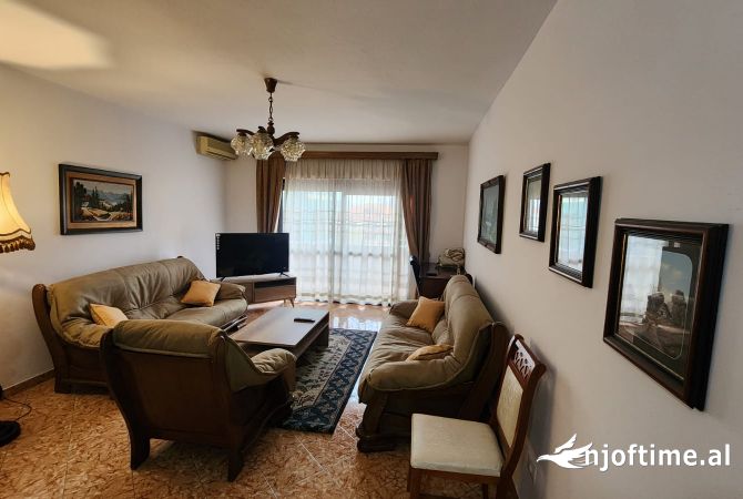 Shtepi me qera Apartament ne Tirane, 2+1, Mobilimi E mobiluar, Pagesa 500  Euro.