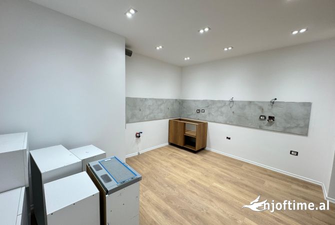 Ambient biznesi me qera 3+1 ne Tirane - 600 Euro