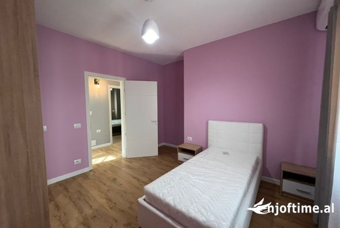 Shtepi me qera Apartament ne Tirane, 2+1, Mobilimi E mobiluar, Pagesa 900  Euro.