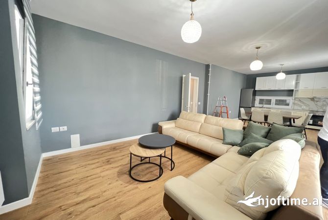 Shtepi me qera Apartament ne Tirane, 2+1, Mobilimi E mobiluar, Pagesa 900  Euro.