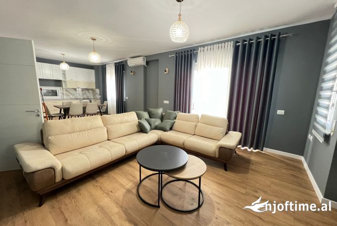 Shtepi me qera Apartament ne Tirane, 2+1, Mobilimi E mobiluar, Pagesa 900  Euro.
